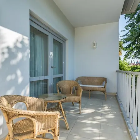 Ani Aparthotel