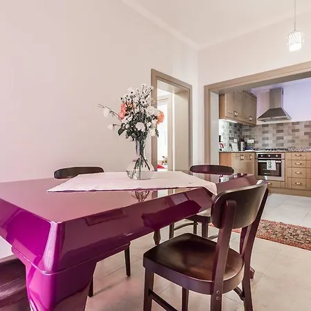 Aparthotel Ani 3*
