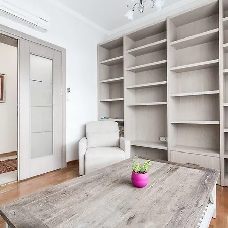Ani Aparthotel 3*