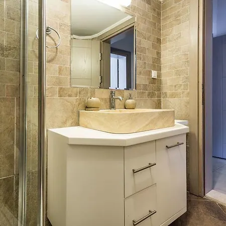 Aparthotel Ani 3*