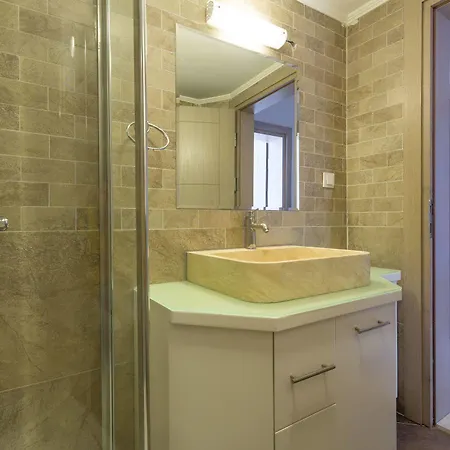 Aparthotel Ani 3*